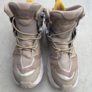 Hoka One One Anacapa Women's Mid GTX Tan and Yellow Athletic Boots